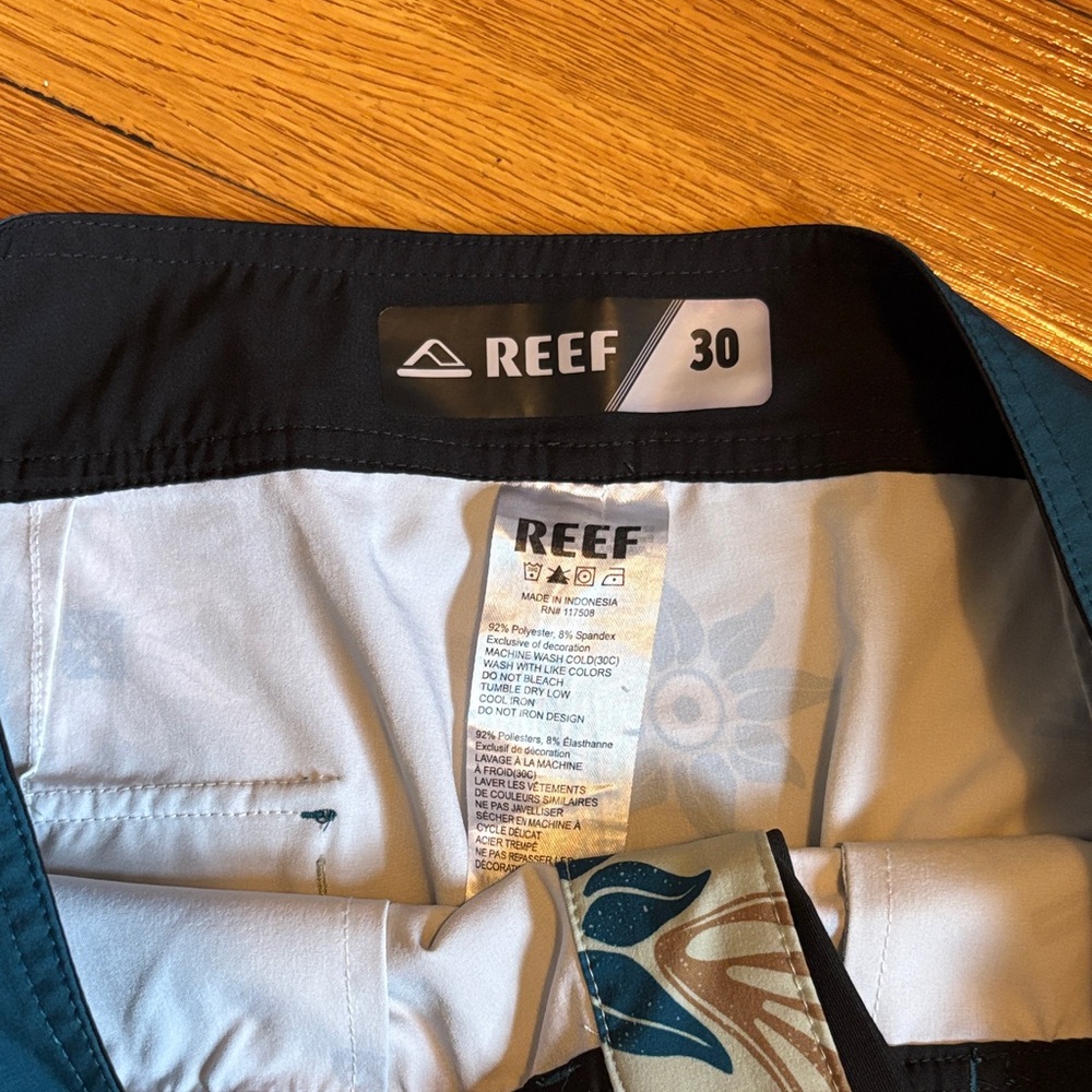 Reef Board Shorta - Picture 2 of 4